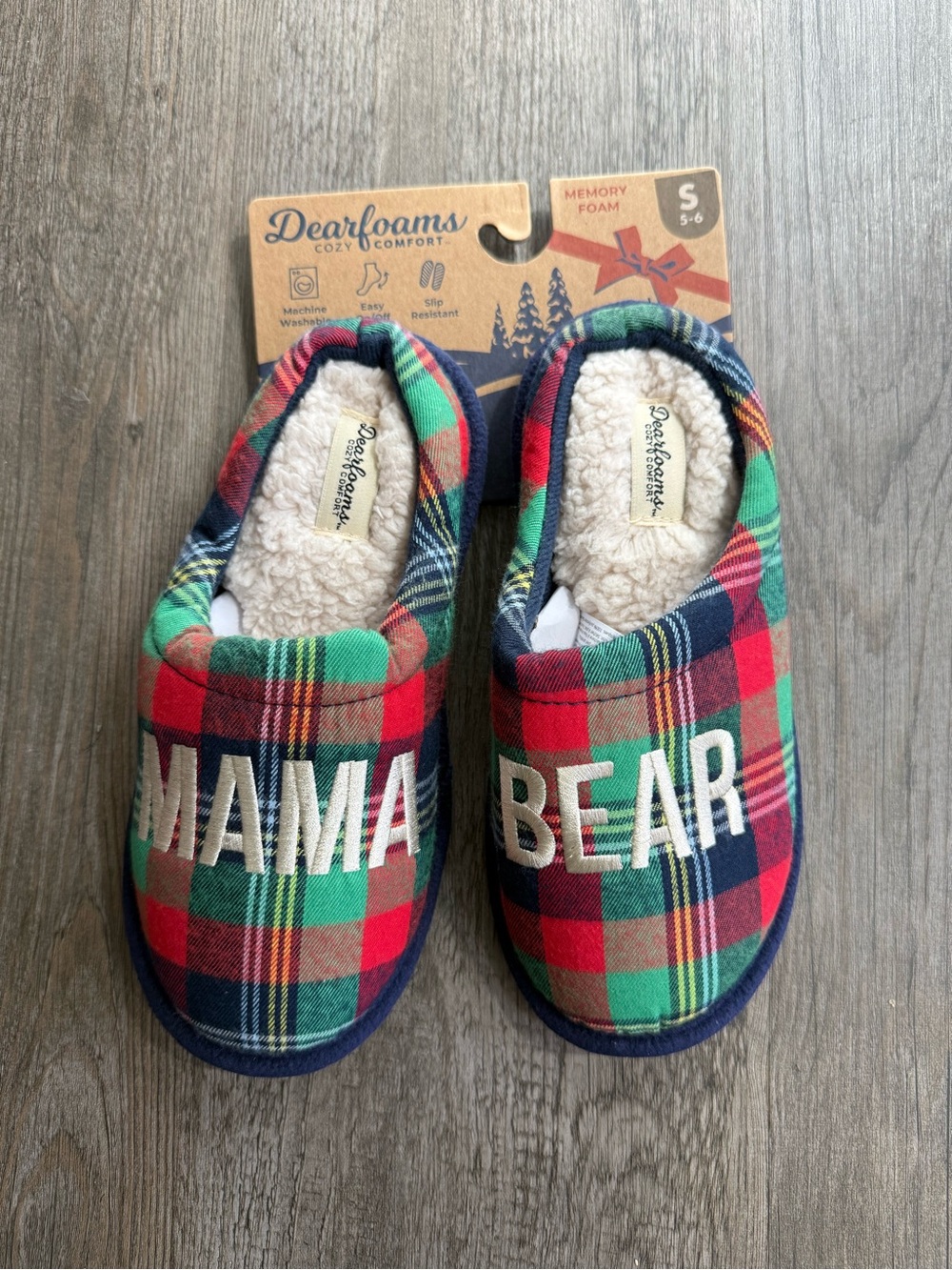 Dearfoams Women’s 'Mama Bear' Plaid Slip-On Slippers - Red/Green
